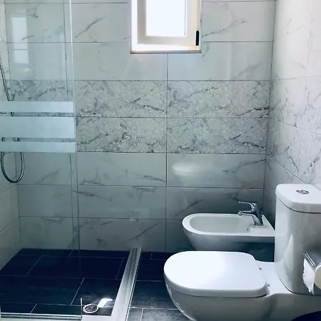 Hotel -te Golja *