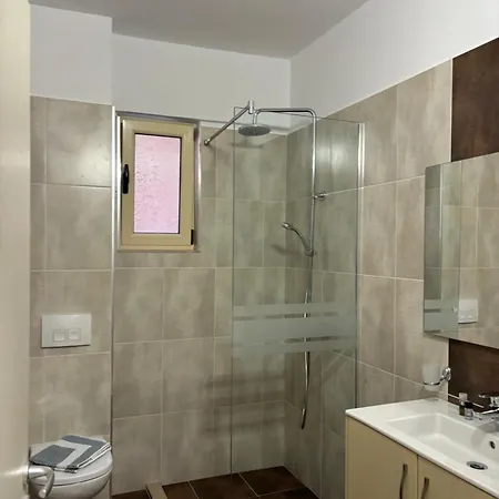 -te Golja Hotel *